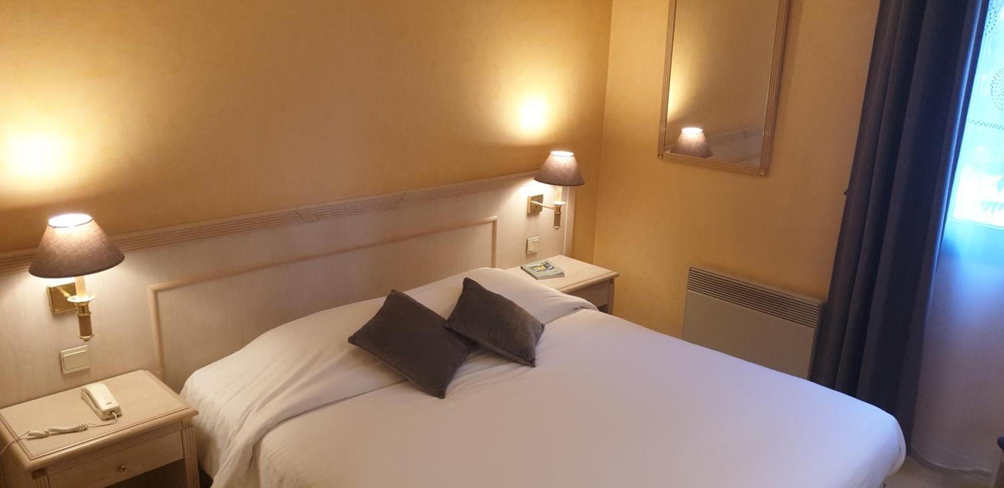 Logis L'Auberge Bourbonnaise Saint-Yorre Eksteriør bilde