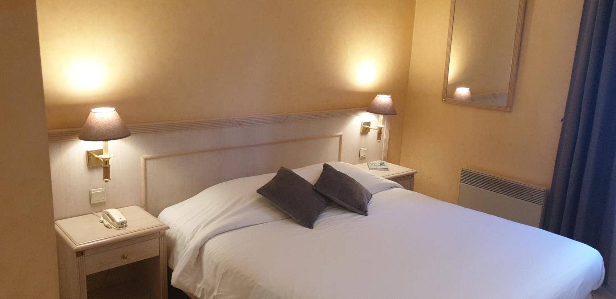 Logis L'Auberge Bourbonnaise Saint-Yorre Eksteriør bilde