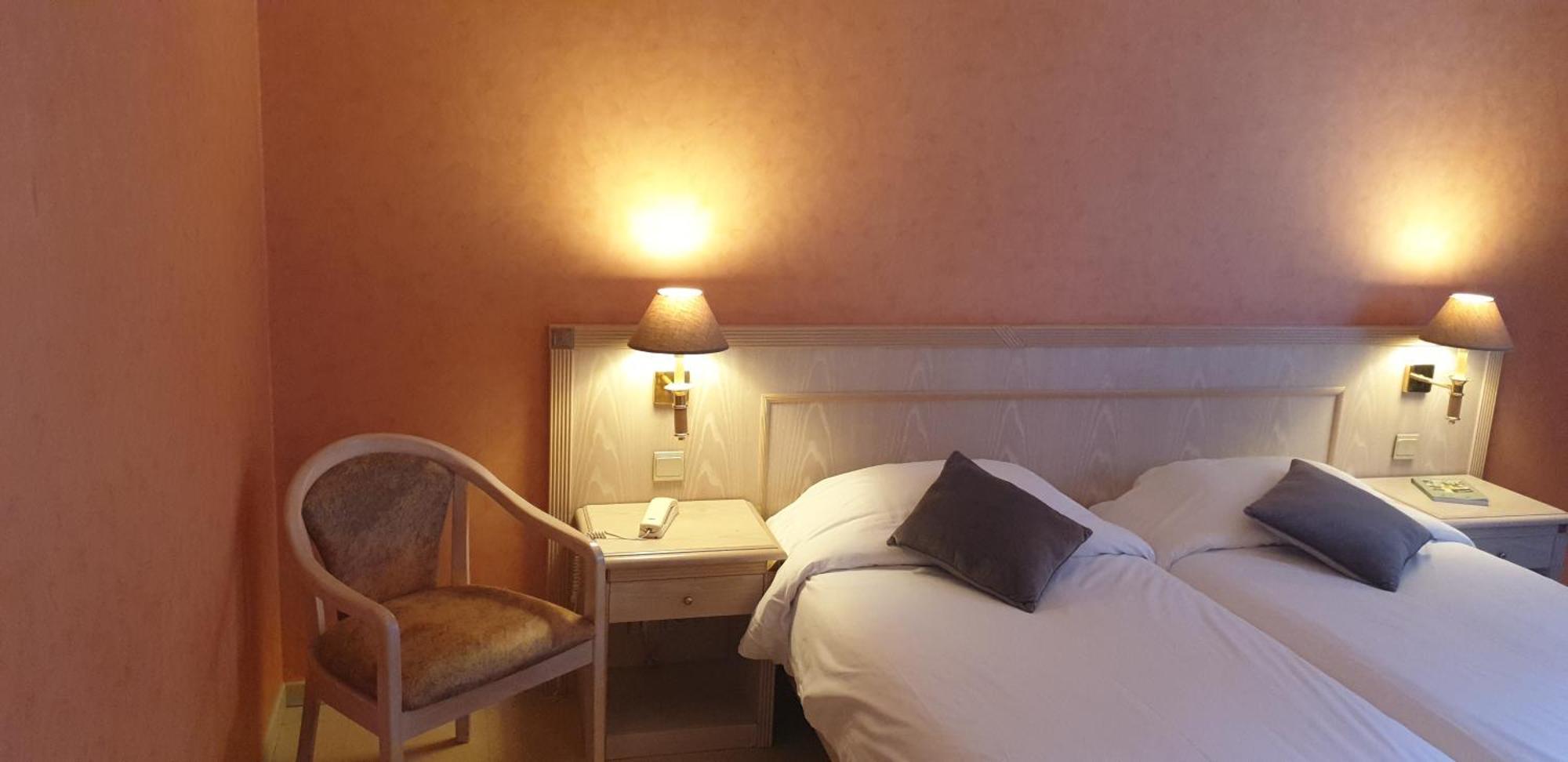 Logis L'Auberge Bourbonnaise Saint-Yorre Eksteriør bilde