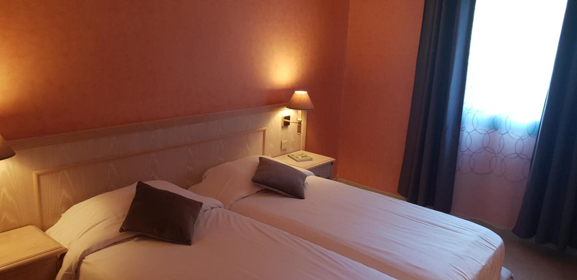 Logis L'Auberge Bourbonnaise Saint-Yorre Eksteriør bilde