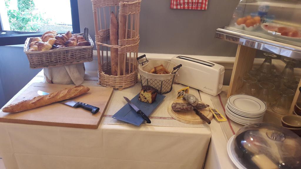 Logis L'Auberge Bourbonnaise Saint-Yorre Eksteriør bilde
