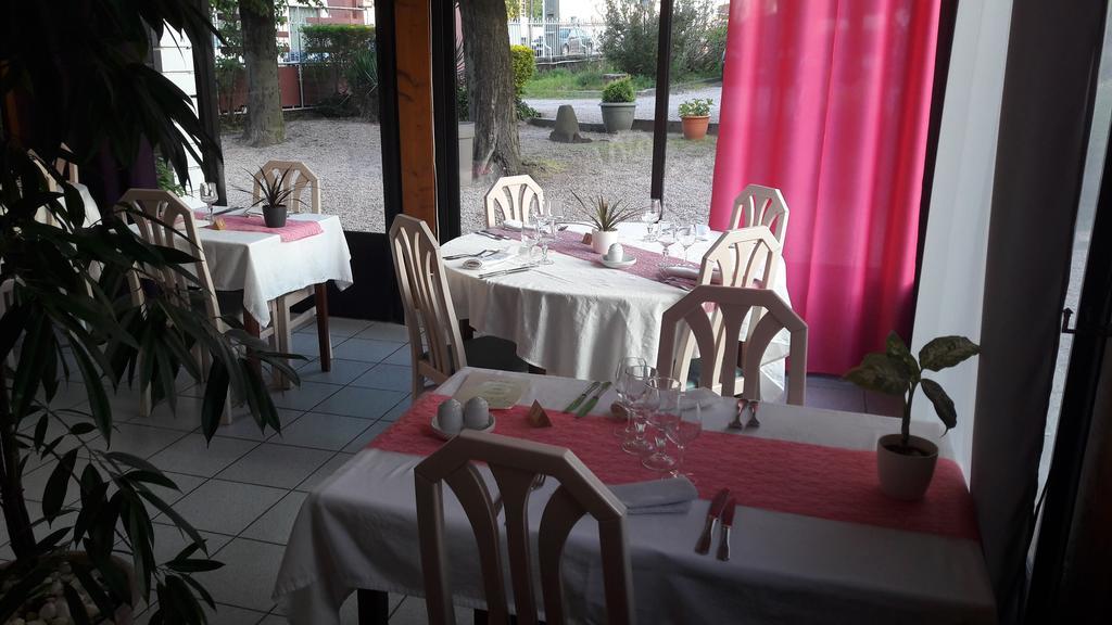 Logis L'Auberge Bourbonnaise Saint-Yorre Eksteriør bilde