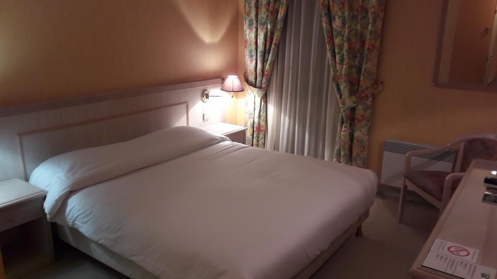 Logis L'Auberge Bourbonnaise Saint-Yorre Eksteriør bilde