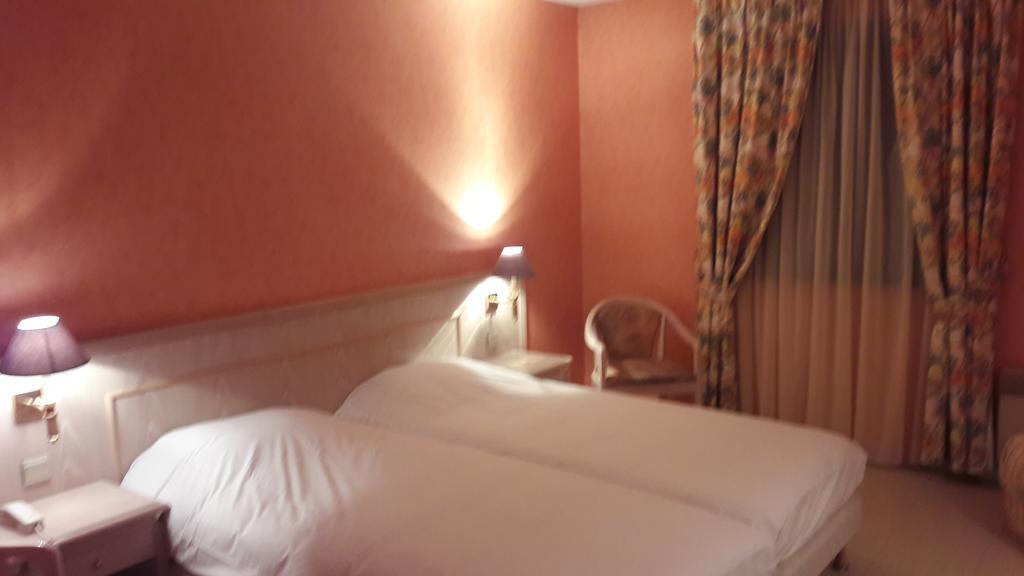 Logis L'Auberge Bourbonnaise Saint-Yorre Eksteriør bilde