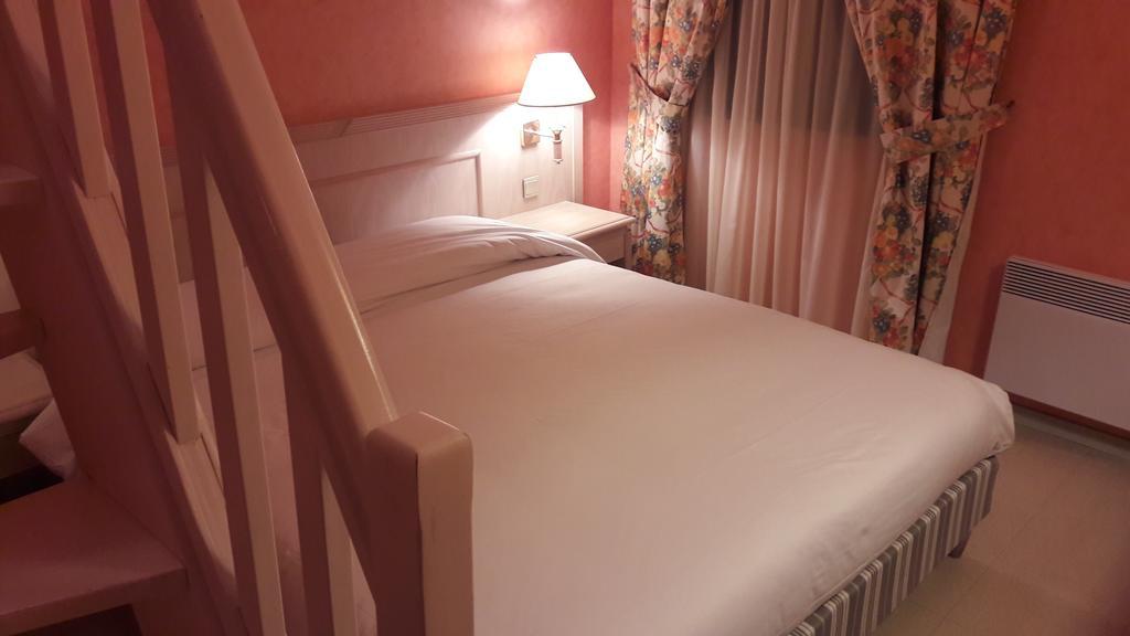 Logis L'Auberge Bourbonnaise Saint-Yorre Eksteriør bilde